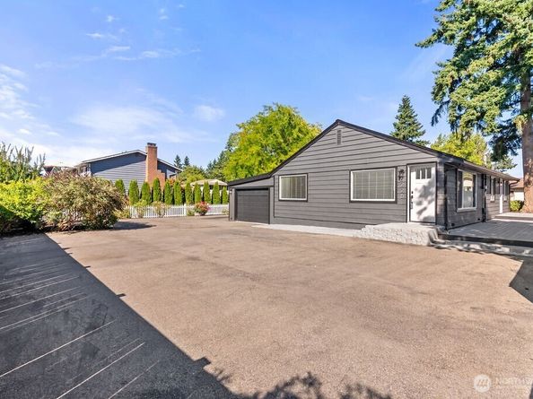 6226 NE 198th Street, Kenmore WA 98028