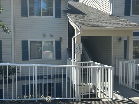 949 Aberdeen Avenue NE E117, Renton WA 98056