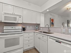 1525 NW 57th Street 303, Seattle WA 98107