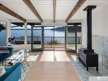 28605 Manzanita Beach Road SW