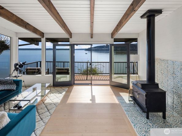 28605 Manzanita Beach Road SW, Vashon WA 98070