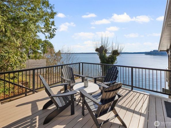 28605 Manzanita Beach Road SW, Vashon WA 98070