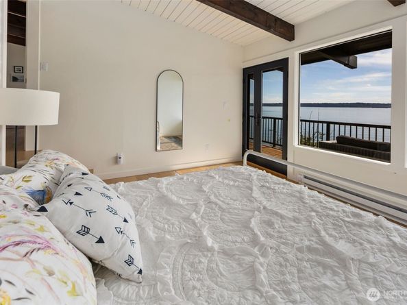 28605 Manzanita Beach Road SW, Vashon WA 98070