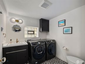 28605 Manzanita Beach Road SW, Vashon WA 98070