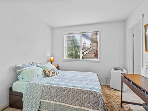 4156 248th Court SE 67, Issaquah WA 98029