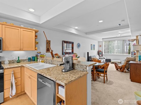 4156 248th Court SE 67, Issaquah WA 98029