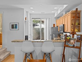 4156 248th Court SE 67, Issaquah WA 98029