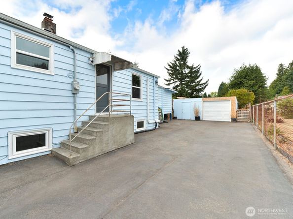 13417 1st Avenue SW, Burien WA 98146