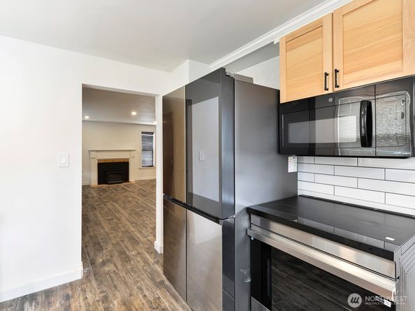 13417 1st Avenue SW, Burien WA 98146