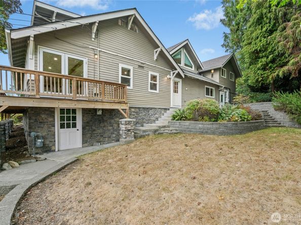 12506 Holmes Point Drive NE, Kirkland WA 98034