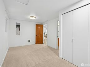 12506 Holmes Point Drive NE, Kirkland WA 98034