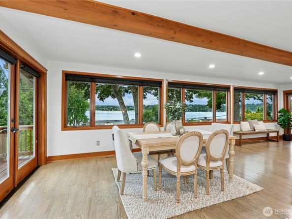 12506 Holmes Point Drive NE, Kirkland WA 98034