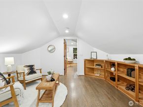 12506 Holmes Point Drive NE, Kirkland WA 98034