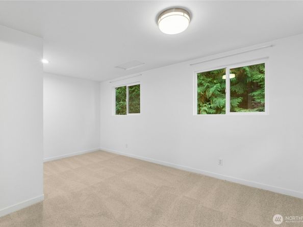 12506 Holmes Point Drive NE, Kirkland WA 98034