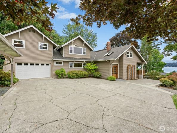 12506 Holmes Point Drive NE, Kirkland WA 98034