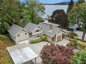 12506 Holmes Point Drive NE, Kirkland WA 98034