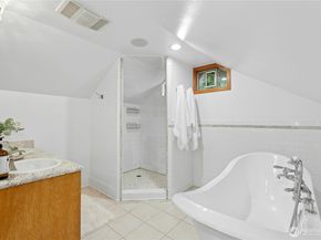 12506 Holmes Point Drive NE, Kirkland WA 98034