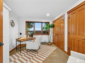 12506 Holmes Point Drive NE, Kirkland WA 98034