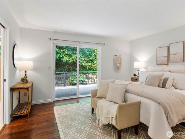 4403 NE 187th Place, Lake Forest Park WA 98155