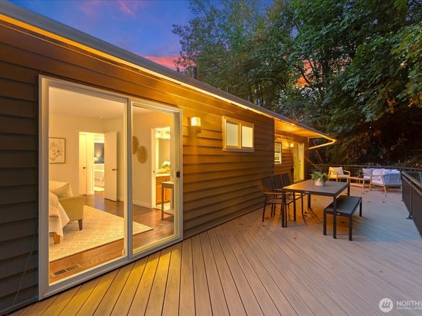 4403 NE 187th Place, Lake Forest Park WA 98155