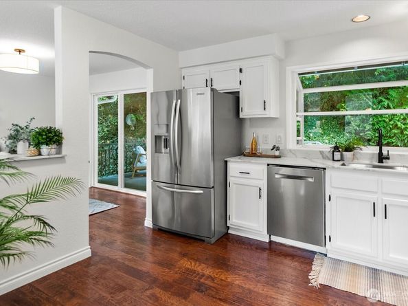 4403 NE 187th Place, Lake Forest Park WA 98155