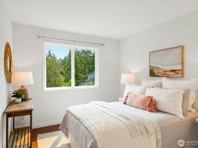 4403 NE 187th Place, Lake Forest Park WA 98155