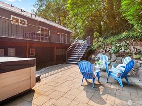 4403 NE 187th Place, Lake Forest Park WA 98155