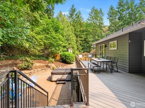 4403 NE 187th Place, Lake Forest Park WA 98155