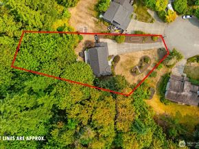 4403 NE 187th Place, Lake Forest Park WA 98155