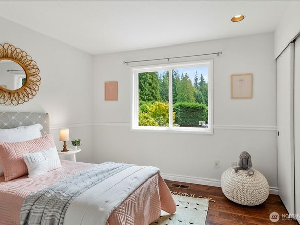4403 NE 187th Place, Lake Forest Park WA 98155