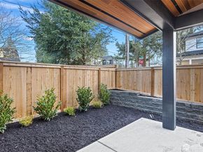 8017 126th Avenue NE B, Kirkland WA 98033