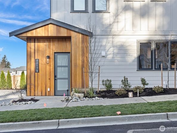 8017 126th Avenue NE B, Kirkland WA 98033