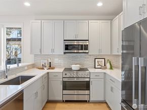 8017 126th Avenue NE B, Kirkland WA 98033