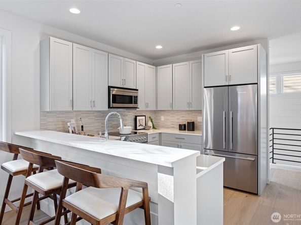 8017 126th Avenue NE B, Kirkland WA 98033