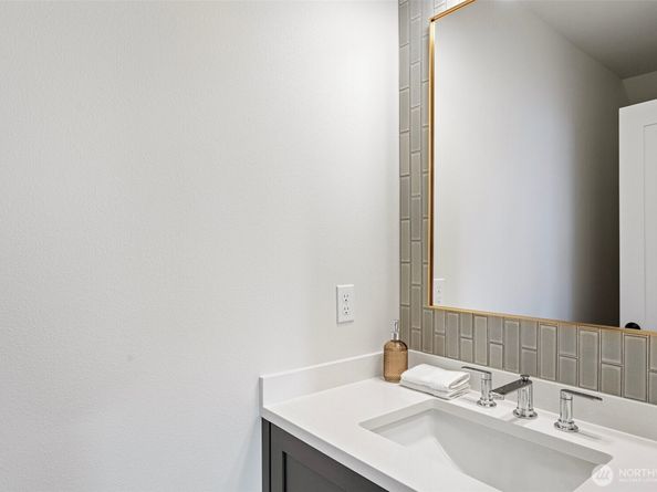 8017 126th Avenue NE B, Kirkland WA 98033