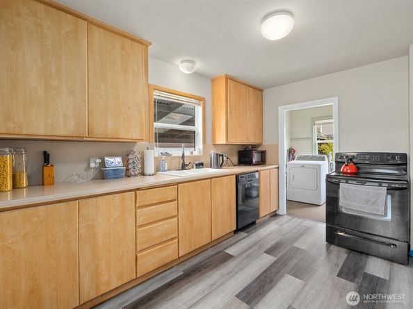 7121 Rainier Drive, Everett WA 98203