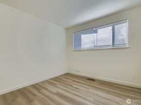16110 Evanston Ave N, Shoreline WA 98133