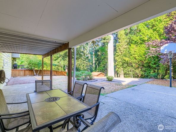 16110 Evanston Ave N, Shoreline WA 98133