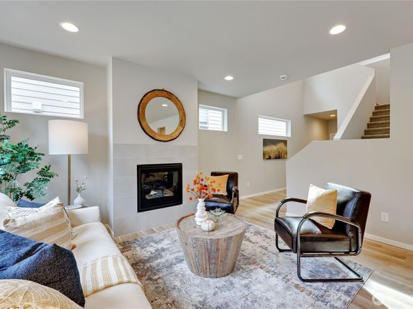 344 NE Shadowhawk Lane, Bremerton WA 98311