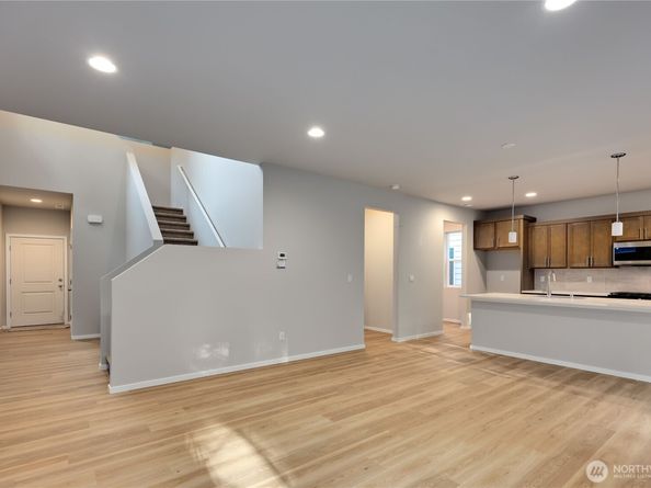 344 NE Shadowhawk Lane, Bremerton WA 98311