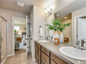 344 NE Shadowhawk Lane, Bremerton WA 98311