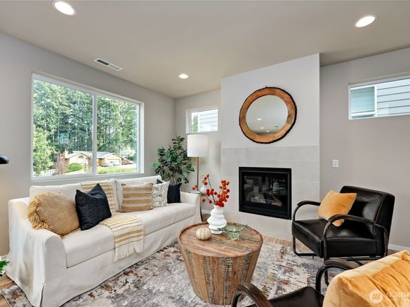 344 NE Shadowhawk Lane, Bremerton WA 98311