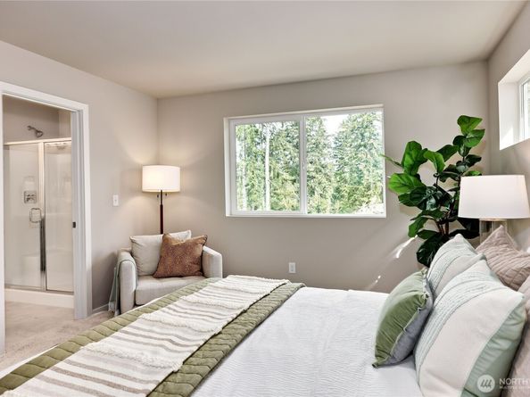 344 NE Shadowhawk Lane, Bremerton WA 98311