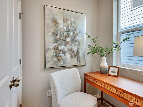 344 NE Shadowhawk Lane, Bremerton WA 98311