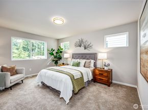 344 NE Shadowhawk Lane, Bremerton WA 98311