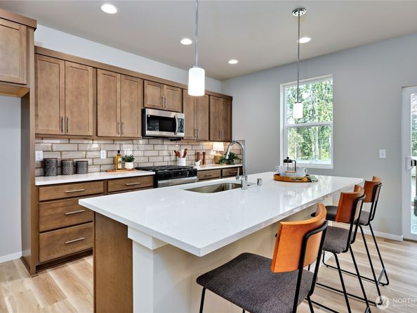 344 NE Shadowhawk Lane, Bremerton WA 98311