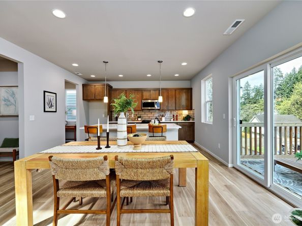 344 NE Shadowhawk Lane, Bremerton WA 98311
