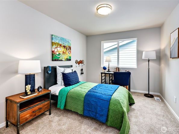 344 NE Shadowhawk Lane, Bremerton WA 98311