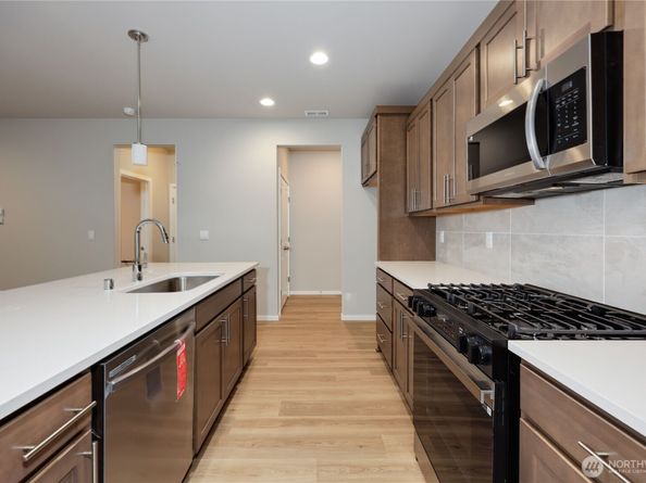 344 NE Shadowhawk Lane, Bremerton WA 98311