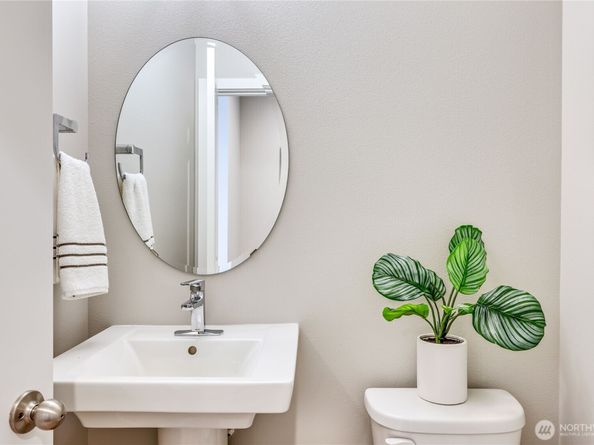 344 NE Shadowhawk Lane, Bremerton WA 98311